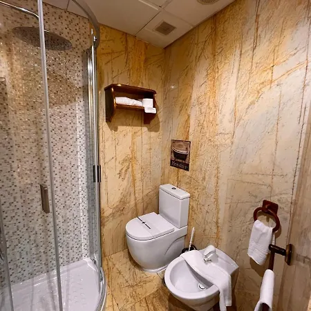 Microtel Placentinos Hotel 2*