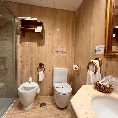 Microtel Placentinos 2*