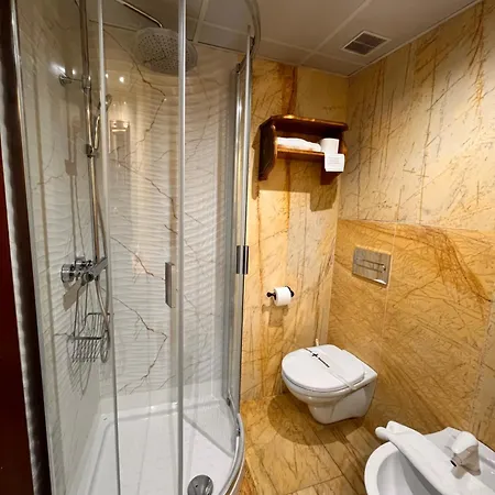 Microtel Placentinos 2*