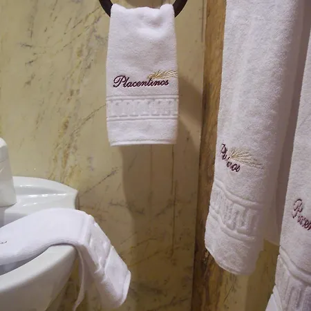 Hotel Microtel Placentinos 2*