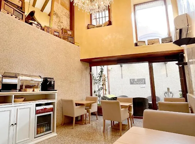 Microtel Placentinos 2*