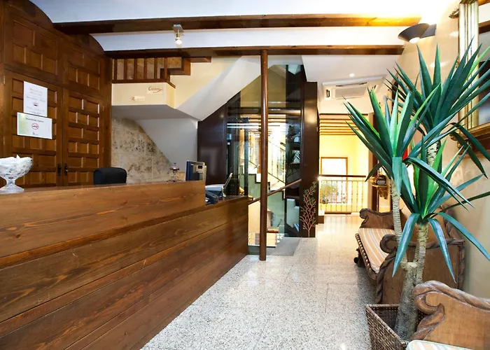 Готель Microtel Placentinos 2*