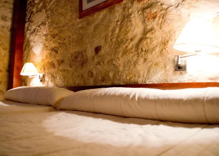 Microtel Placentinos ホテル 2*