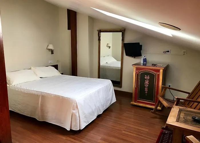 Microtel Placentinos ホテル サラマンカ