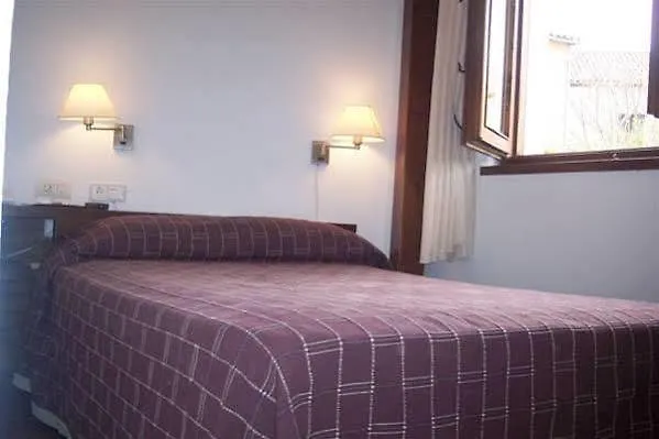 Microtel Placentinos ホテル サラマンカ